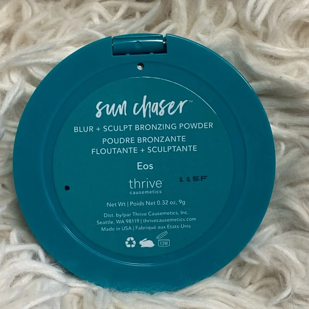 NIB Thrive Causemetics Sun Chaser Blur + Sculpt Bronzing Powder Color Eos USA